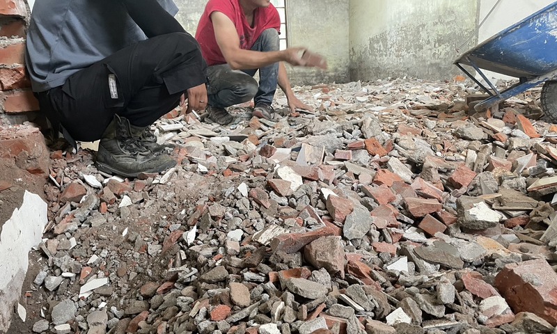 �x�_��M�B